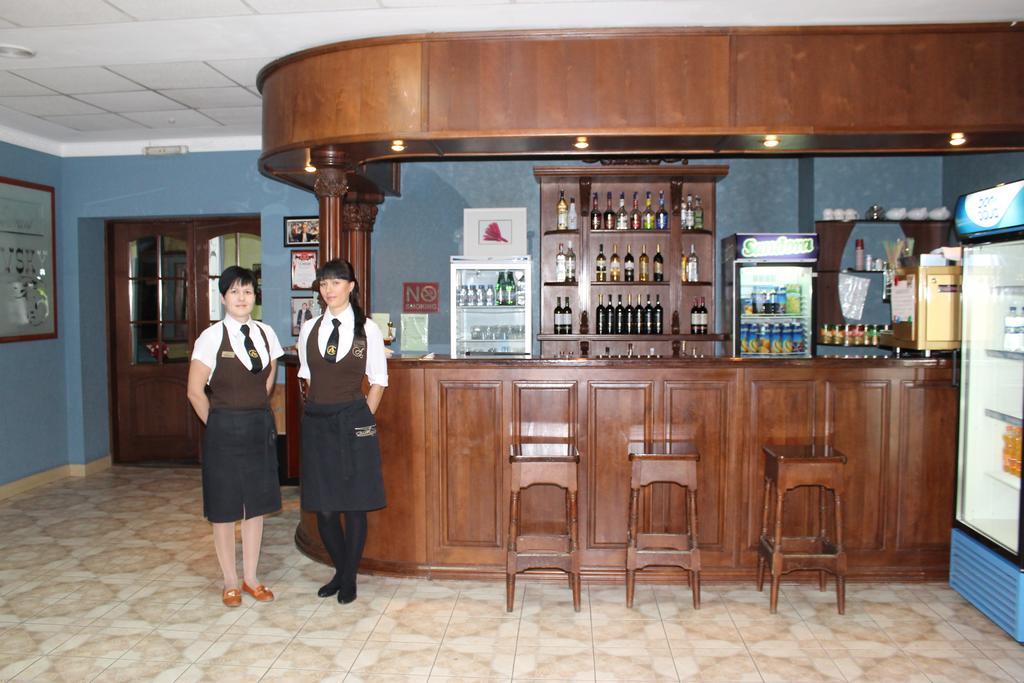 Alexandrovskiy Hotel Mykolaiv Exterior photo