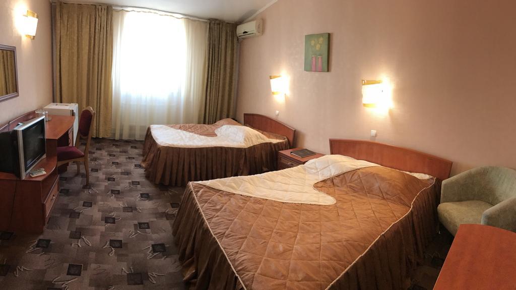 Alexandrovskiy Hotel Mykolaiv Exterior photo